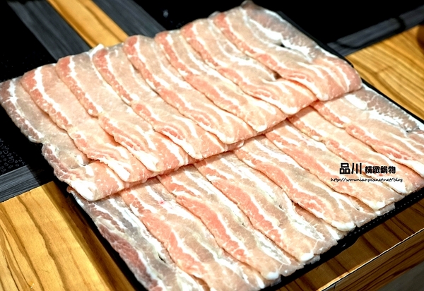 品川精緻鍋物：【板橋火鍋】板橋捷運站週邊美食／火鍋推薦／南瓜牛奶鍋／酸菜白肉鍋 ✿✿ 品川精緻鍋物 ✿✿ （完整菜單）