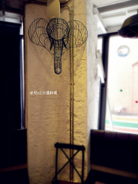 in% HAIR & CAFE(漢中店):【台北市萬華區。咖啡廳】 in% HAIR & CAFE 漢中店 西門町捷運站下午茶推薦 有可愛咖啡造型拉花