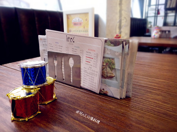 in% HAIR & CAFE(漢中店):【台北市萬華區。咖啡廳】 in% HAIR & CAFE 漢中店 西門町捷運站下午茶推薦 有可愛咖啡造型拉花