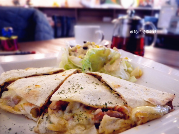 in% HAIR & CAFE(漢中店):【台北市萬華區。咖啡廳】 in% HAIR & CAFE 漢中店 西門町捷運站下午茶推薦 有可愛咖啡造型拉花