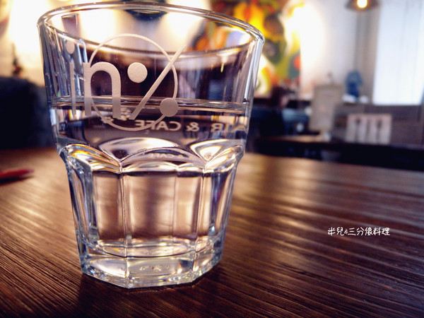 in% HAIR & CAFE(漢中店):【台北市萬華區。咖啡廳】 in% HAIR & CAFE 漢中店 西門町捷運站下午茶推薦 有可愛咖啡造型拉花