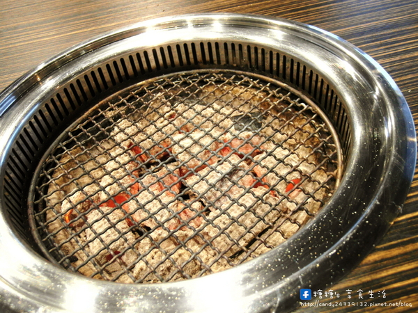 龍八燒肉 黑毛和牛專賣:〖台中│美食〗龍八燒肉 黑毛和牛專賣 ❤ 台中燒肉推薦!!使用頂級安格斯和牛搭配鮮活海鮮,還有韓國夯到不行的雪濃湯!!