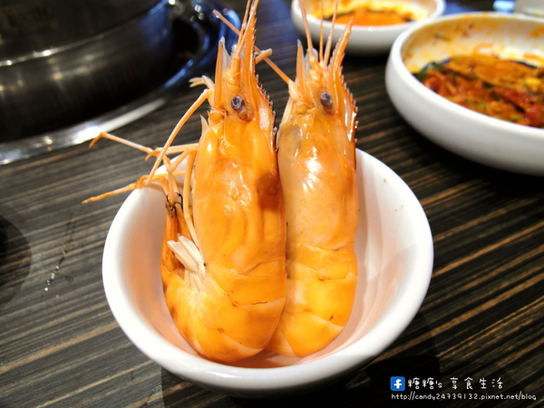 龍八燒肉 黑毛和牛專賣:〖台中│美食〗龍八燒肉 黑毛和牛專賣 ❤ 台中燒肉推薦!!使用頂級安格斯和牛搭配鮮活海鮮,還有韓國夯到不行的雪濃湯!!