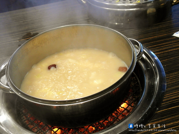 龍八燒肉 黑毛和牛專賣:〖台中│美食〗龍八燒肉 黑毛和牛專賣 ❤ 台中燒肉推薦!!使用頂級安格斯和牛搭配鮮活海鮮,還有韓國夯到不行的雪濃湯!!