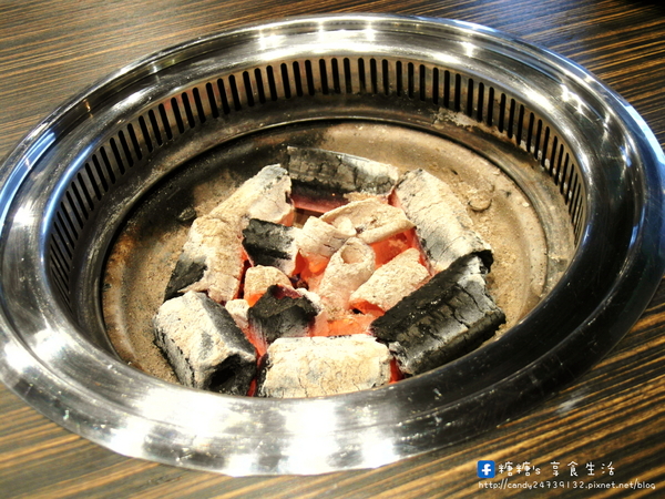 龍八燒肉 黑毛和牛專賣:〖台中│美食〗龍八燒肉 黑毛和牛專賣 ❤ 台中燒肉推薦!!使用頂級安格斯和牛搭配鮮活海鮮,還有韓國夯到不行的雪濃湯!!