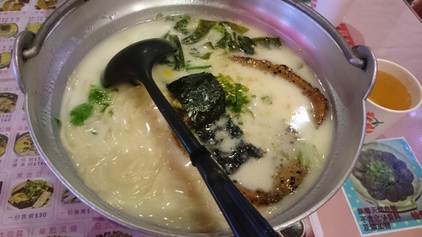 博多拉麵(微風店):博多拉麵微風店