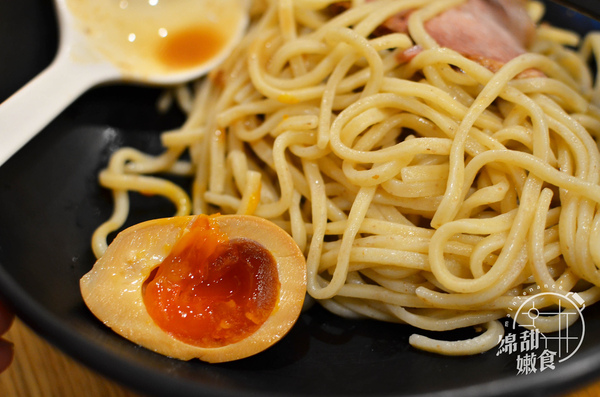 麵屋輝:『台中||西區』一日一麵的日式濃郁感-麵屋 輝TERU