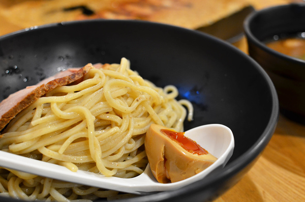 麵屋輝：『台中||西區』一日一麵的日式濃郁感-麵屋 輝TERU