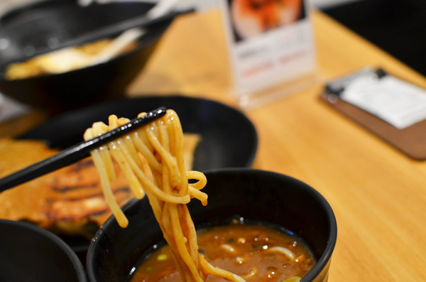 麵屋輝:『台中||西區』一日一麵的日式濃郁感-麵屋 輝TERU