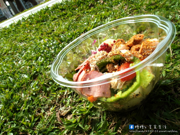 不只是沙拉:〖台中│美食〗不只是沙拉 ❤ 冬天吃肥肥,快來碗兼具營養又健康的沙拉,來去油一下!!還有美味的咖哩飯及番茄湯溫暖上市唷!!