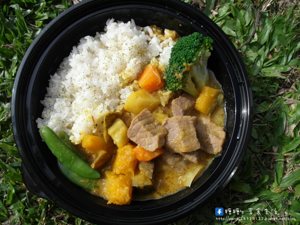 不只是沙拉:〖台中│美食〗不只是沙拉 ❤ 冬天吃肥肥,快來碗兼具營養又健康的沙拉,來去油一下!!還有美味的咖哩飯及番茄湯溫暖上市唷!!