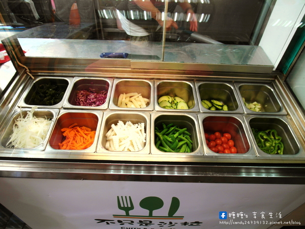 不只是沙拉:〖台中│美食〗不只是沙拉 ❤ 冬天吃肥肥,快來碗兼具營養又健康的沙拉,來去油一下!!還有美味的咖哩飯及番茄湯溫暖上市唷!!