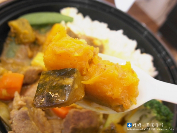 不只是沙拉:〖台中│美食〗不只是沙拉 ❤ 冬天吃肥肥,快來碗兼具營養又健康的沙拉,來去油一下!!還有美味的咖哩飯及番茄湯溫暖上市唷!!