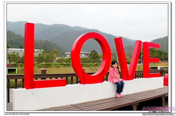 愛之橋(柑仔坑橋)：2016宜蘭景點-三星鄉柑仔坑橋/七彩炫光/拍婚紗的好景點♥♥