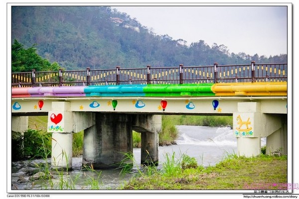 愛之橋(柑仔坑橋)：2016宜蘭景點-三星鄉柑仔坑橋/七彩炫光/拍婚紗的好景點♥♥