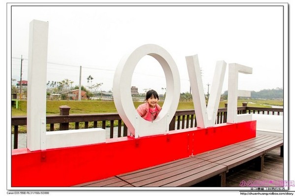 愛之橋(柑仔坑橋)：2016宜蘭景點-三星鄉柑仔坑橋/七彩炫光/拍婚紗的好景點♥♥