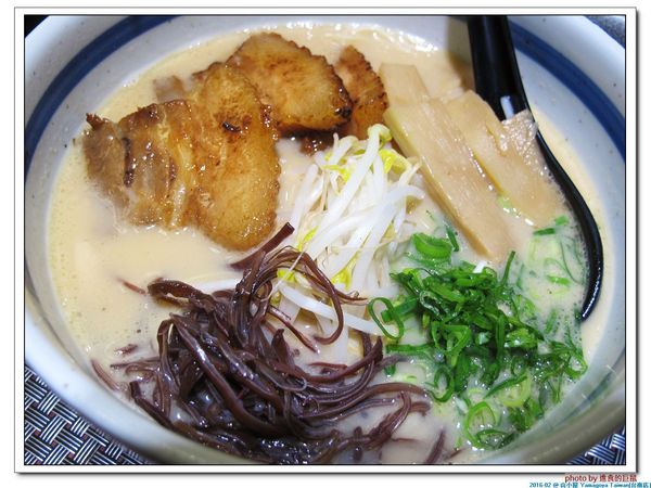 山小屋 Yamagoya Taiwan(台南店)：（台南。東區美食）山小屋 Yamagoya Taiwan/台南。來自日本九州的好味道。道地福岡拉麵，不用飛到日本，台南就吃得到囉！