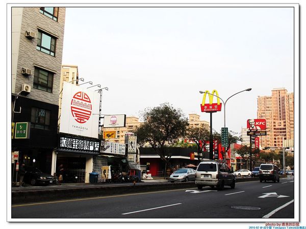 山小屋 Yamagoya Taiwan(台南店)：（台南。東區美食）山小屋 Yamagoya Taiwan/台南。來自日本九州的好味道。道地福岡拉麵，不用飛到日本，台南就吃得到囉！