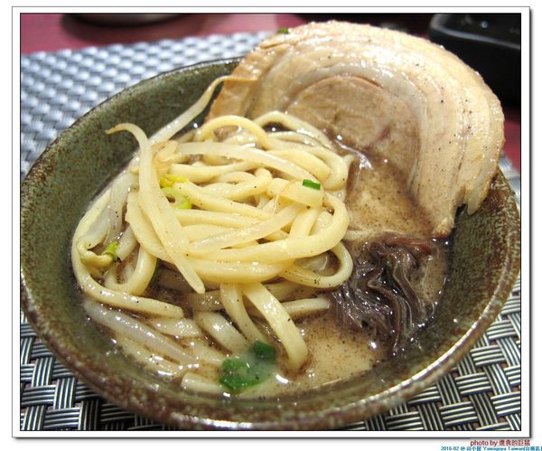 山小屋 Yamagoya Taiwan(台南店)：（台南。東區美食）山小屋 Yamagoya Taiwan/台南。來自日本九州的好味道。道地福岡拉麵，不用飛到日本，台南就吃得到囉！