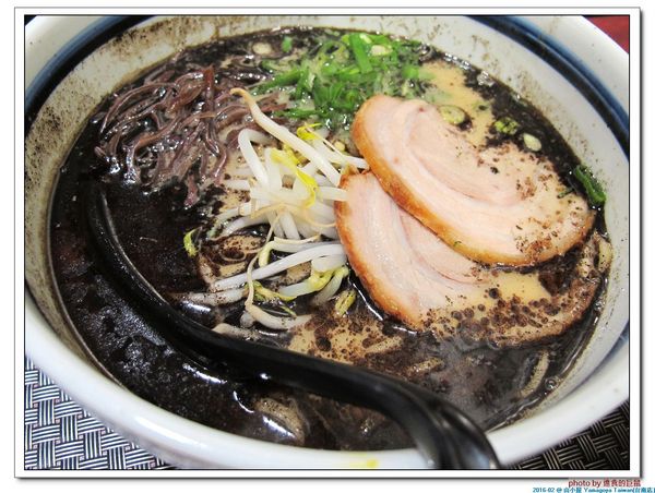 山小屋 Yamagoya Taiwan(台南店)：（台南。東區美食）山小屋 Yamagoya Taiwan/台南。來自日本九州的好味道。道地福岡拉麵，不用飛到日本，台南就吃得到囉！