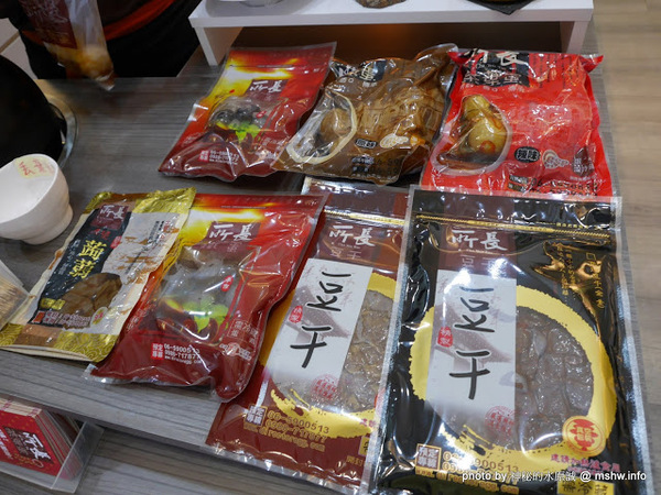 所長茶葉蛋赤崁店：【食記】台南Cha Yeh Tan 所長茶葉蛋赤崁店@中西區 : 蛋蛋也走麻辣風？ 直營門市才吃的到…好在沒有淡淡的哀傷@@