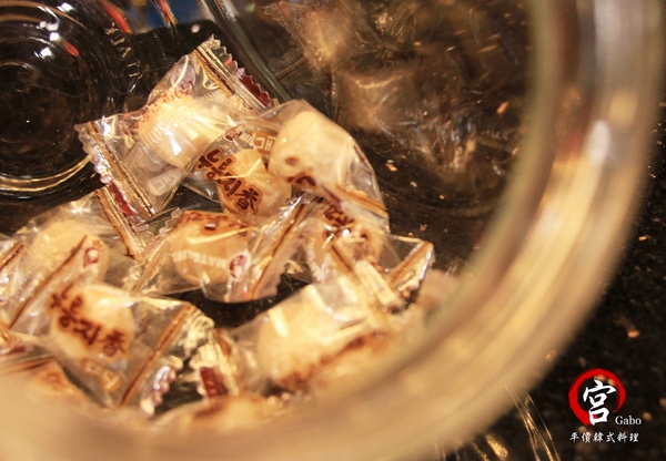 宮 韓式料理 台南店:【台南||東區】宮 韓式料理(台南店)─東區平價新韓味兒!華麗風裝潢+附免費小菜吃到飽!