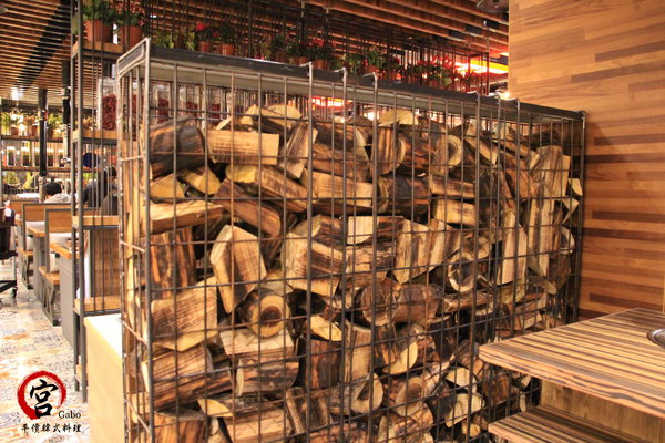 宮 韓式料理 台南店:【台南||東區】宮 韓式料理(台南店)─東區平價新韓味兒!華麗風裝潢+附免費小菜吃到飽!