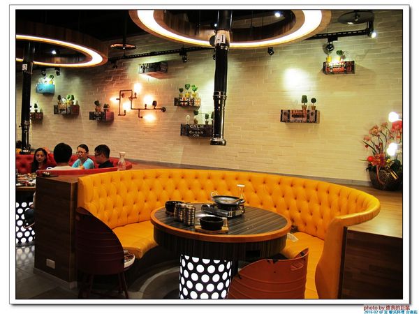 宮 韓式料理 台南店：（台南。東區美食）『宮 韓式料理（台南店）』。來自嘉義的美味韓國料理。席捲而來的韓風～超火紅排隊店＿平價美味大份量，堪稱台南No.1 的正統韓式料理。今年必吃韓國美食！