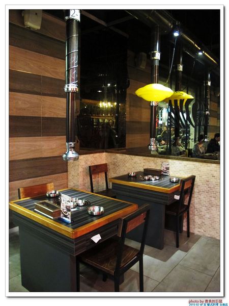 宮 韓式料理 台南店：（台南。東區美食）『宮 韓式料理（台南店）』。來自嘉義的美味韓國料理。席捲而來的韓風～超火紅排隊店＿平價美味大份量，堪稱台南No.1 的正統韓式料理。今年必吃韓國美食！