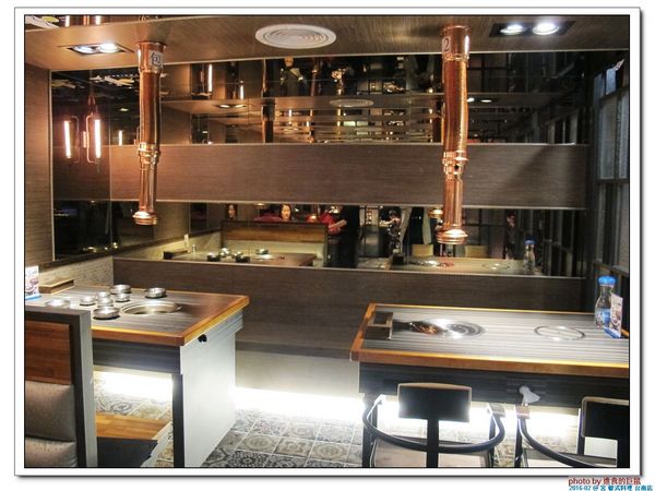 宮 韓式料理 台南店：（台南。東區美食）『宮 韓式料理（台南店）』。來自嘉義的美味韓國料理。席捲而來的韓風～超火紅排隊店＿平價美味大份量，堪稱台南No.1 的正統韓式料理。今年必吃韓國美食！