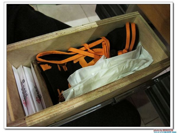 宮 韓式料理 台南店：（台南。東區美食）『宮 韓式料理（台南店）』。來自嘉義的美味韓國料理。席捲而來的韓風～超火紅排隊店＿平價美味大份量，堪稱台南No.1 的正統韓式料理。今年必吃韓國美食！