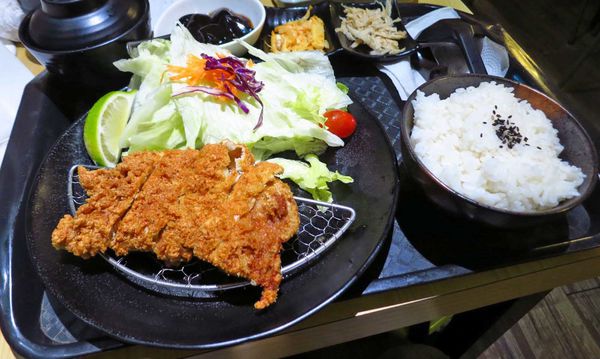 【三重餐廳】街角巷親子小舖-135元也能吃到豬排定食