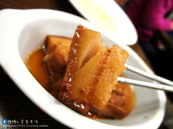 姥姥跳牆:〖台中│美食〗姥姥跳牆 ❤ 令人懷念的特色眷村美食,上海菜飯,特色麵食,眷村滷味,菜尾魚頭~~