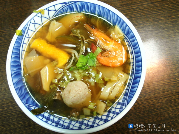 姥姥跳牆:〖台中│美食〗姥姥跳牆 ❤ 令人懷念的特色眷村美食,上海菜飯,特色麵食,眷村滷味,菜尾魚頭~~