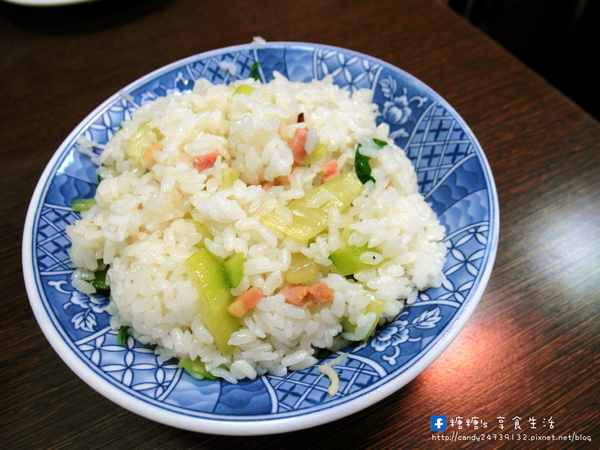 姥姥跳牆:〖台中│美食〗姥姥跳牆 ❤ 令人懷念的特色眷村美食,上海菜飯,特色麵食,眷村滷味,菜尾魚頭~~