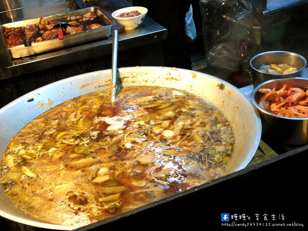 姥姥跳牆:〖台中│美食〗姥姥跳牆 ❤ 令人懷念的特色眷村美食,上海菜飯,特色麵食,眷村滷味,菜尾魚頭~~