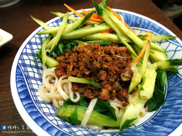 姥姥跳牆:〖台中│美食〗姥姥跳牆 ❤ 令人懷念的特色眷村美食,上海菜飯,特色麵食,眷村滷味,菜尾魚頭~~