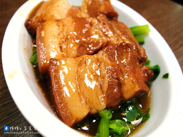 姥姥跳牆:〖台中│美食〗姥姥跳牆 ❤ 令人懷念的特色眷村美食,上海菜飯,特色麵食,眷村滷味,菜尾魚頭~~