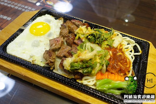 【台北牛排】【北捷中山國中站】將軍碳烤牛排館-牛排吃原肉最好,招牌滷牛筋又濃又香.牛排/甜點/寵物友善/沙拉吧/呂依蓉/捷運中山國中站