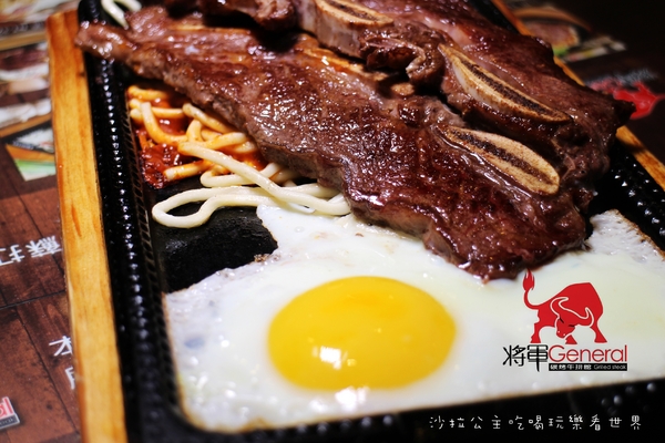 將軍碳烤牛排館：毛小孩也能免費吃『將軍碳烤牛排館』20oz比臉大牛排/沙拉吧吃到飽