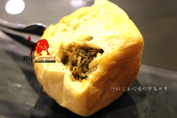 將軍碳烤牛排館：毛小孩也能免費吃『將軍碳烤牛排館』20oz比臉大牛排/沙拉吧吃到飽