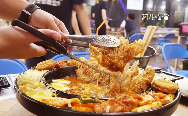 OMAYA春川炒雞(板橋店)：【府中│韓式】超牽絲邪惡辛普森湯-起司年糕鍋，板橋超人氣『OMAYA春川炒雞(板橋店)』