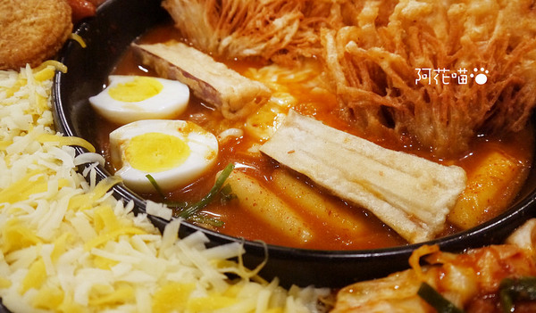 OMAYA春川炒雞(板橋店)：【府中│韓式】超牽絲邪惡辛普森湯-起司年糕鍋，板橋超人氣『OMAYA春川炒雞(板橋店)』