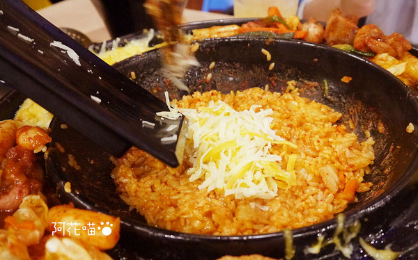 OMAYA春川炒雞(板橋店)：【府中│韓式】超牽絲邪惡辛普森湯-起司年糕鍋，板橋超人氣『OMAYA春川炒雞(板橋店)』