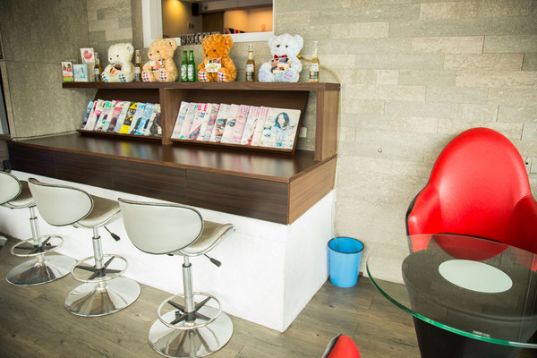 Angry Burger  美式餐廳：[台南]美式漢堡大口咬 夜貓族也吃的到的漢堡 Angry Burger 美式餐廳