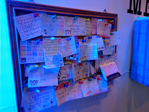 Angry Burger 美式餐廳:【臺南Ω東區】Angry Burger美式餐廳。吃了會開心,「堡」你不會「憤怒」的大分量美式漢堡