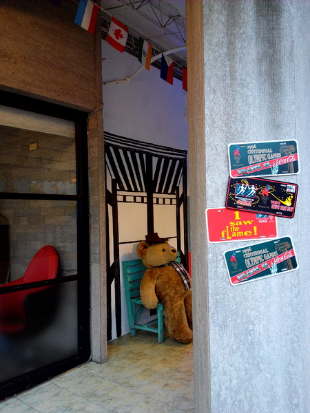 Angry Burger 美式餐廳:【臺南Ω東區】Angry Burger美式餐廳。吃了會開心,「堡」你不會「憤怒」的大分量美式漢堡