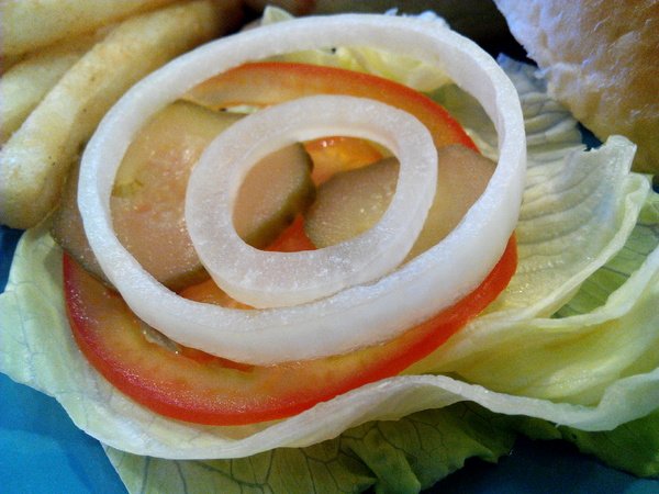 Angry Burger 美式餐廳:【臺南Ω東區】Angry Burger美式餐廳。吃了會開心,「堡」你不會「憤怒」的大分量美式漢堡