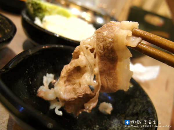 老樂灣:〖台中│美食〗老樂灣 ❤ 採用新鮮食材,手工熬煮湯頭,無添加化學添加物,鍋物澎派,湯頭美味,均一價只要180元!!