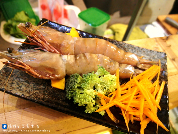 老樂灣:〖台中│美食〗老樂灣 ❤ 採用新鮮食材,手工熬煮湯頭,無添加化學添加物,鍋物澎派,湯頭美味,均一價只要180元!!